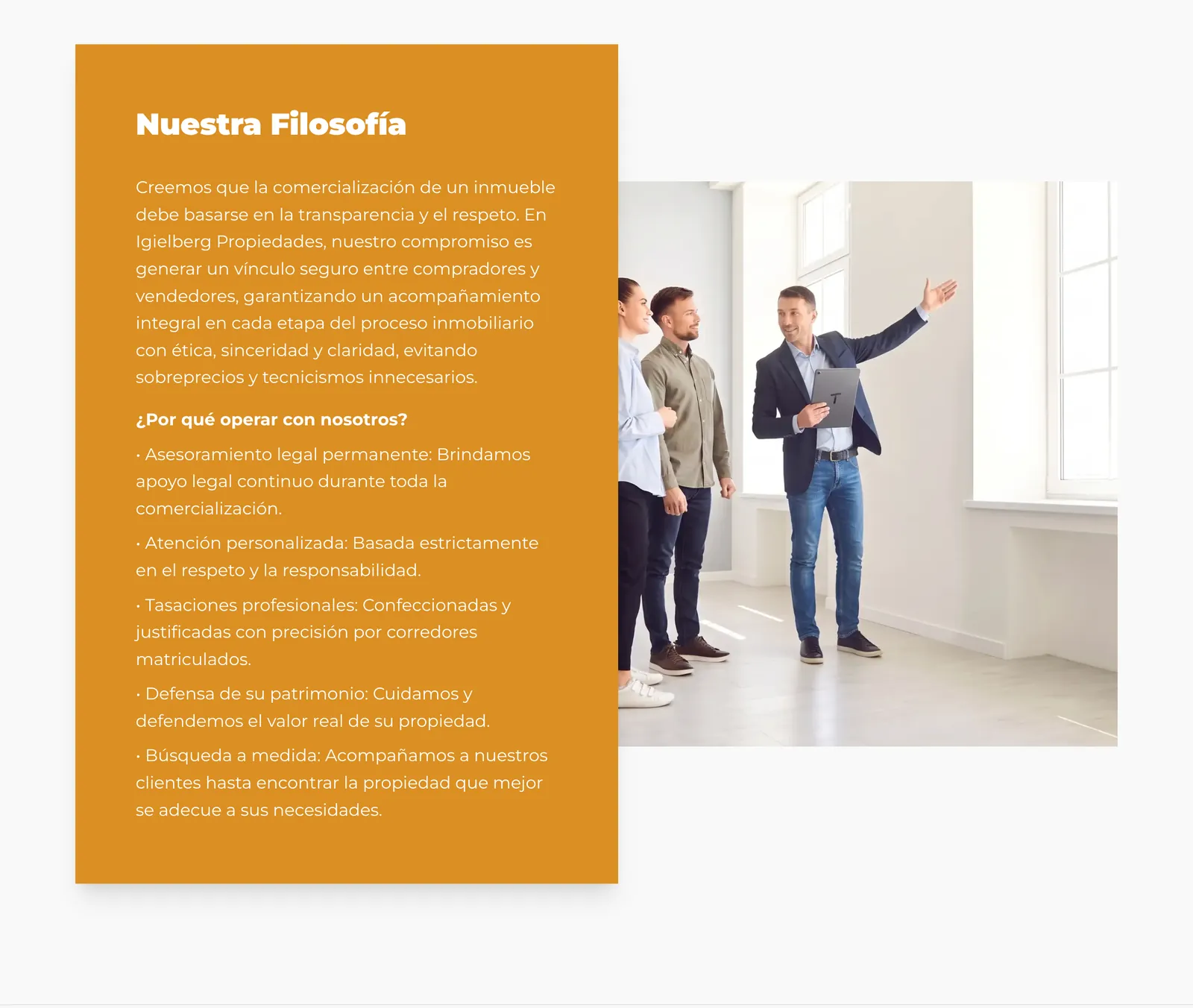 Sección Nuestra filosofía, en un bloque ámbar junto a una foto de una visita a un departamento.